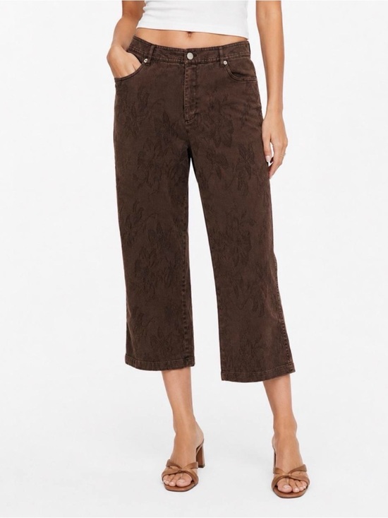 Peck & Peck Denim - $88 🤎 Peck & Peck Weekend Floral Crop Pants – Size 10